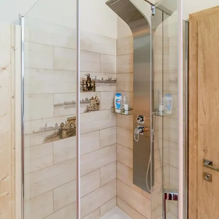 Exlcusive & Located By Prestige Homes Апартаменты *