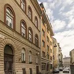 Exlcusive & Located By Prestige Homes * Budapesta