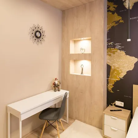 Exlcusive & Located By Prestige Homes ブダペスト