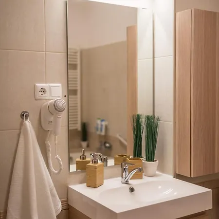 Exlcusive & Located By Prestige Homes * ブダペスト