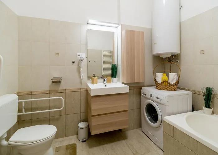 Exlcusive & Located By Prestige Homes Lejlighed