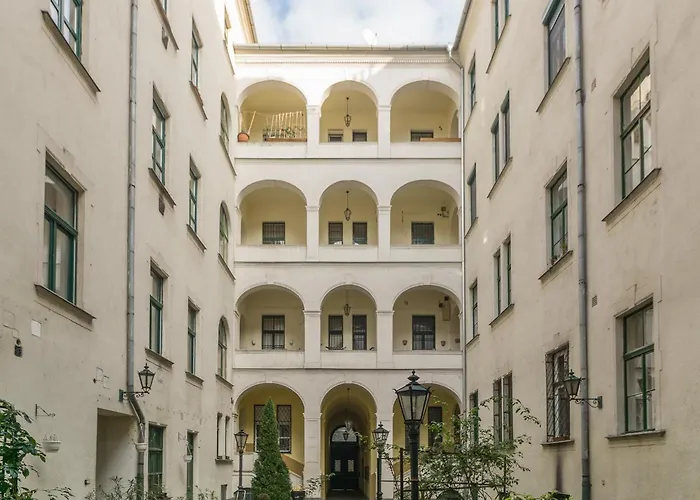 Exlcusive & Located By Prestige Homes Lägenhet